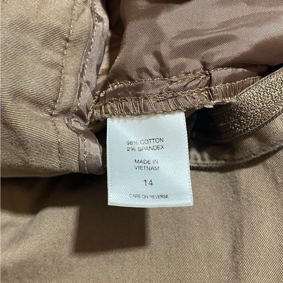 New York & Company Brown Capris - Picture 4 of 10